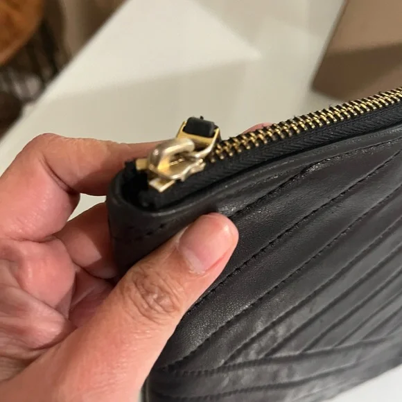 TORY BURCH BLACK KIRA CHEVRON POUCH